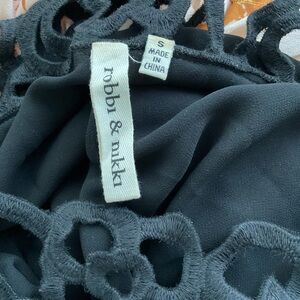 Robbi & Nikki one-shoulder top